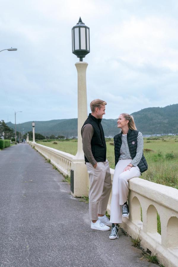 Inn At The Prom Oceanfront ซีไซด์ ภายนอก รูปภาพ