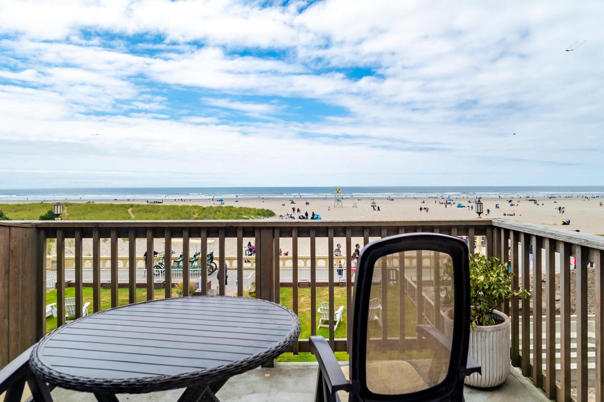 Inn At The Prom Oceanfront ซีไซด์ ภายนอก รูปภาพ