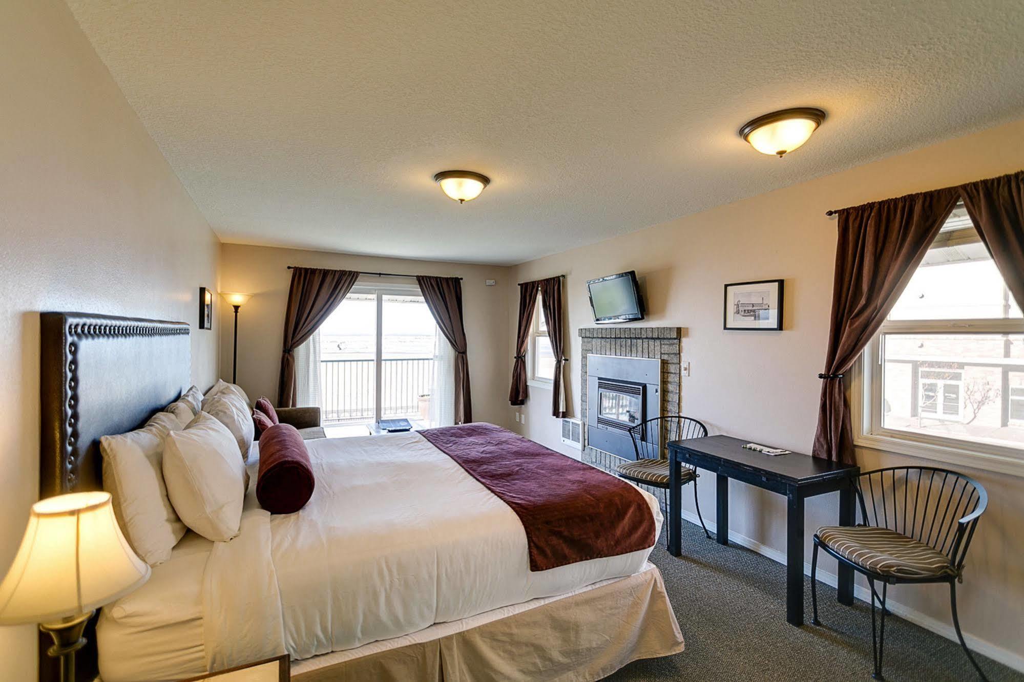 Inn At The Prom Oceanfront ซีไซด์ ภายนอก รูปภาพ