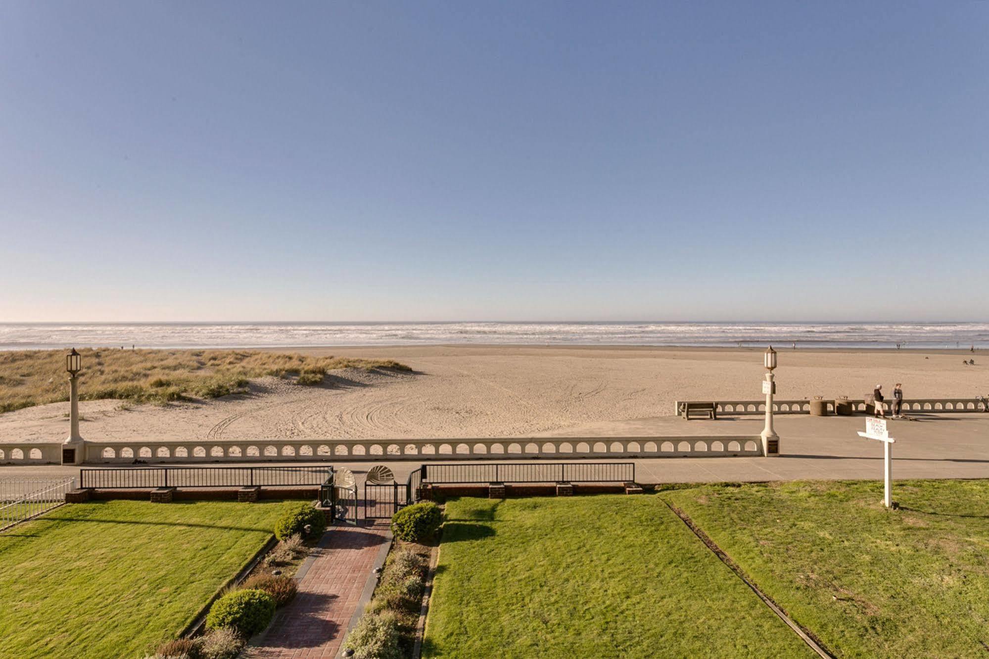 Inn At The Prom Oceanfront ซีไซด์ ภายนอก รูปภาพ